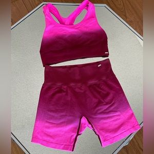 NWOT - VS PINK SPORT - 2 Piece Seamless Ribbed Active Set - Size Small
